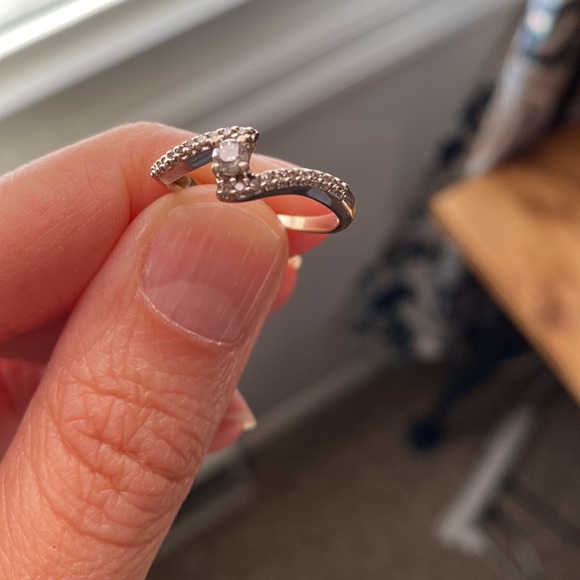 Diamond ring with side stones, white gold - Picture 3 of 8